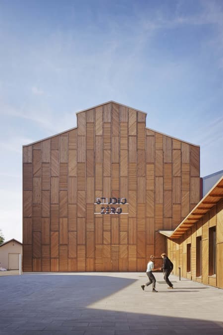 Restructuring and Extension of the Académie Fratellini in Saint-Denis