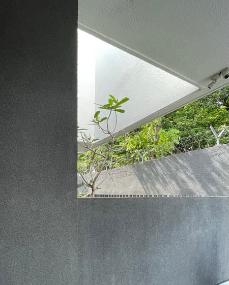 Cantilever Residence