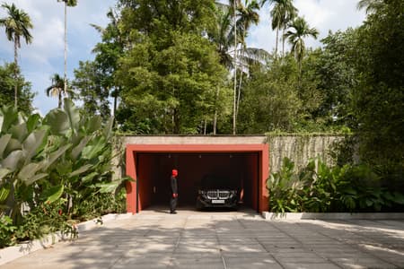 MRIYA - the Red House