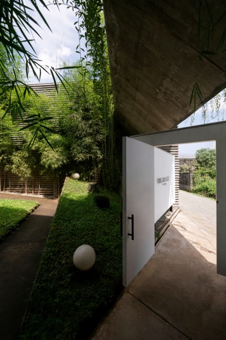 Folded Rooms Garden