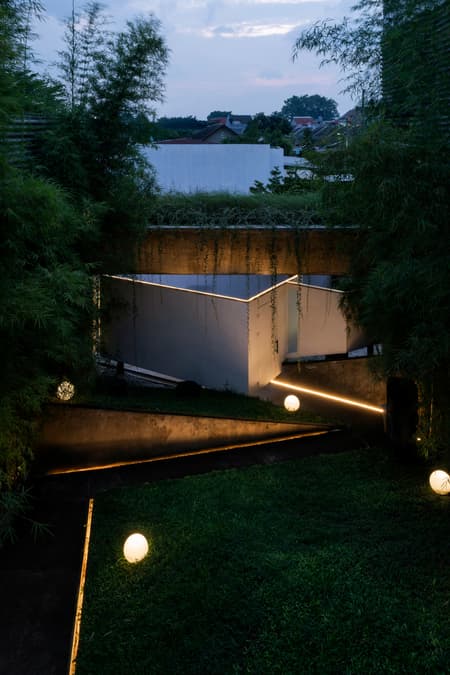 Folded Rooms Garden