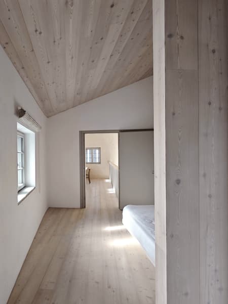 The Avber House