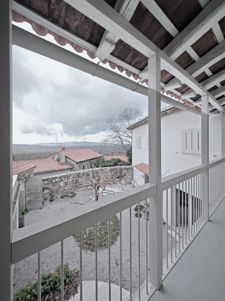 The Avber House