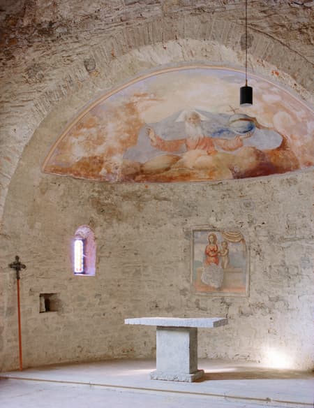 THE OLD WINE PRESS