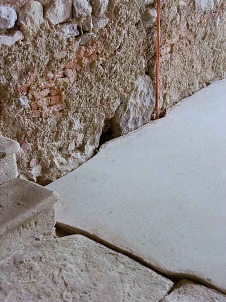 THE OLD WINE PRESS
