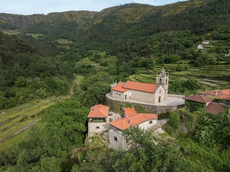 The Sister Houses