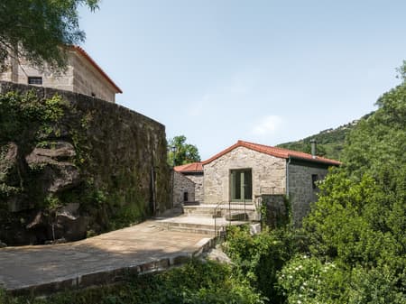 The Sister Houses