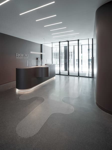 ZIPPER RKM 740 Tower