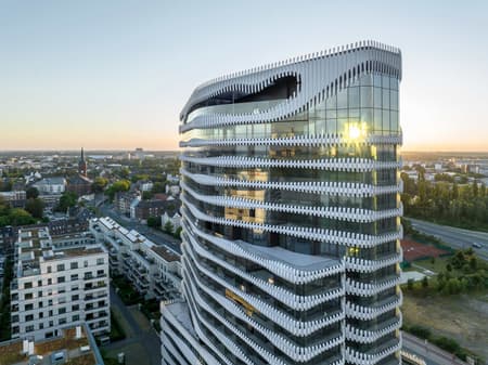 ZIPPER RKM 740 Tower