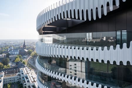 ZIPPER RKM 740 Tower