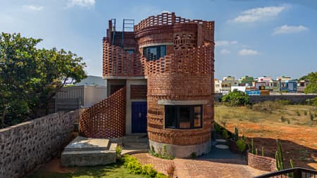 House of Dancing cactus