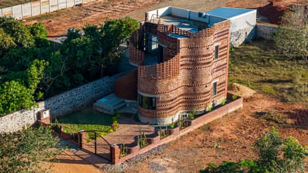 House of Dancing cactus