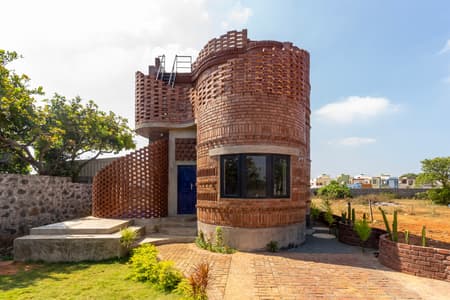 House of Dancing cactus