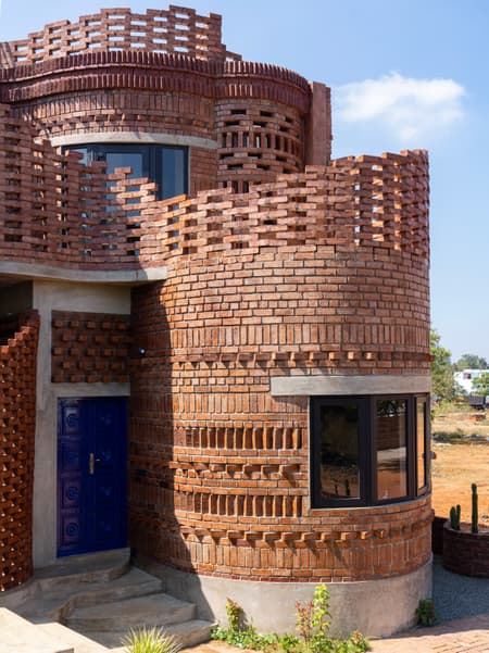 House of Dancing cactus