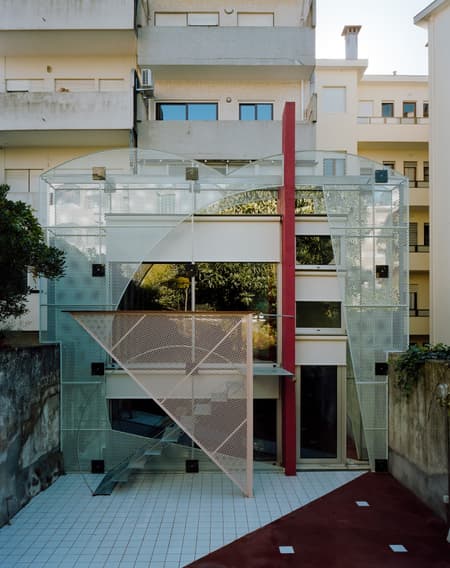 House Waves of Glass and Clouds of Metal