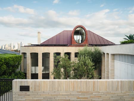 ReclaYm House