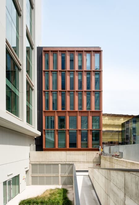 Pirelli 35 Office Building