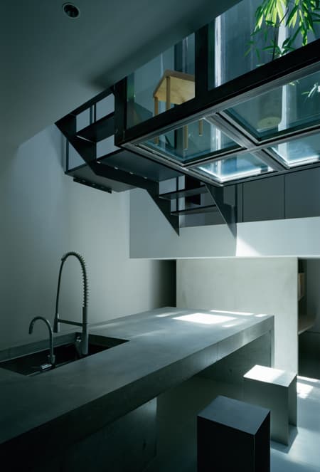 Sunroom House in Tsukaguchi