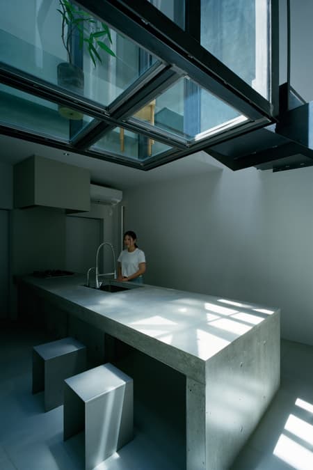 Sunroom House in Tsukaguchi