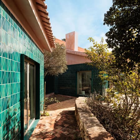 House Azóia AIP