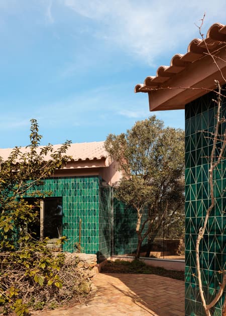 House Azóia AIP