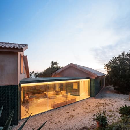 House Azóia AIP