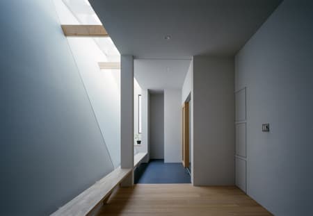 Garage House in Toyonaka