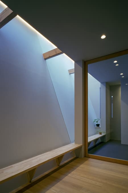 Garage House in Toyonaka