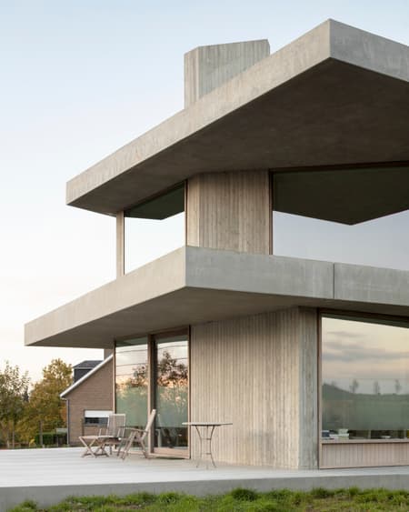 House B - T