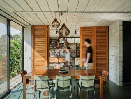 Lírio House