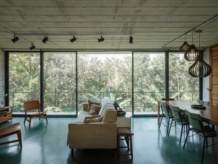 Lírio House