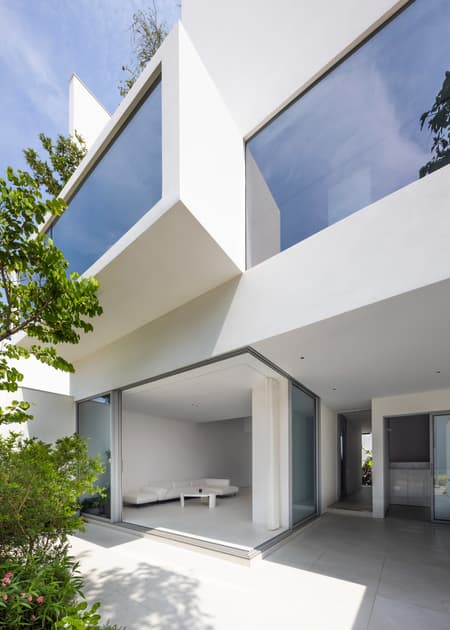 F10 House