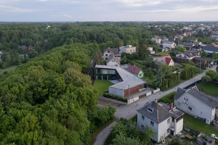 Lekeciu House