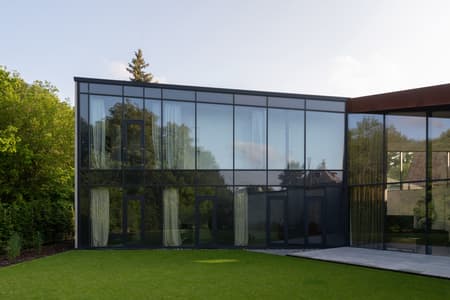 Lekeciu House