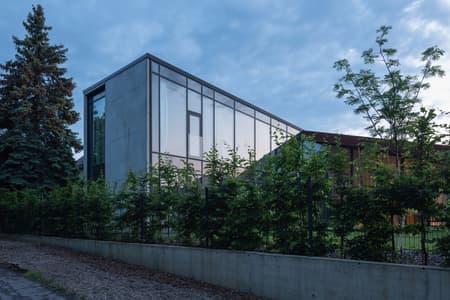 Lekeciu House