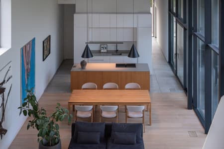 Lekeciu House