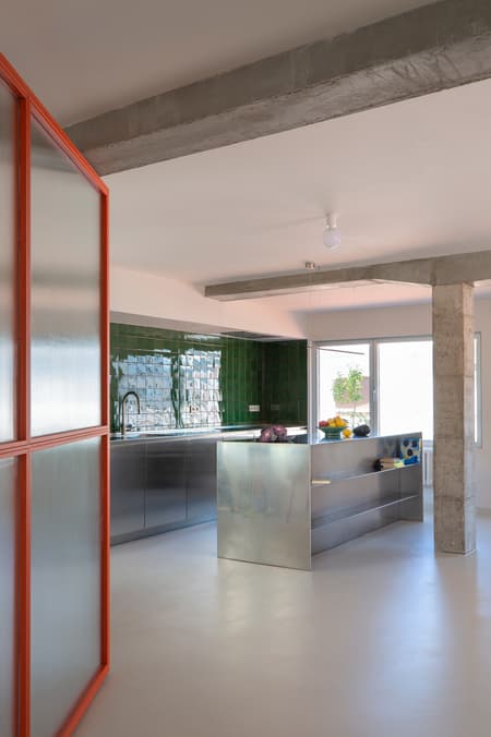 Villa T