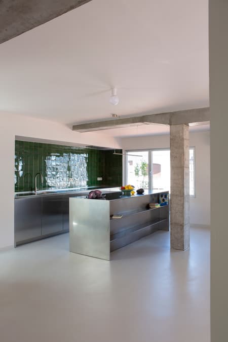 Villa T