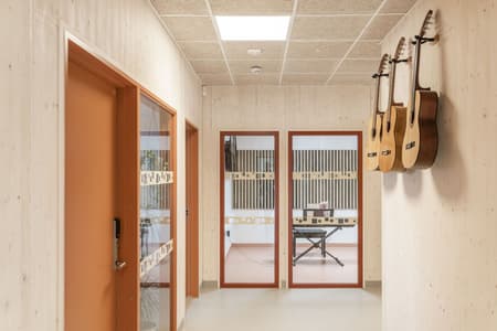 Flakstad School