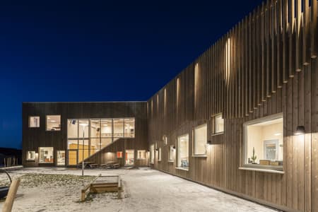 Flakstad School