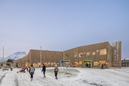 Flakstad School