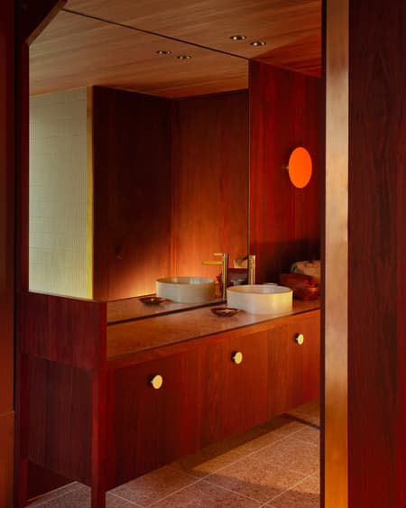 Melbourne Place Hotel