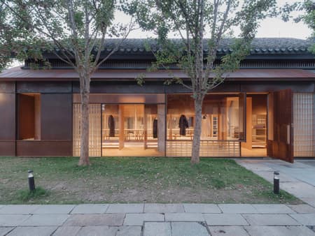Jisifang Boutique & Woven Moonlight