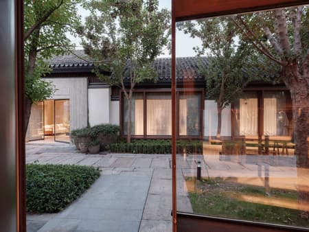 Jisifang Boutique & Woven Moonlight 