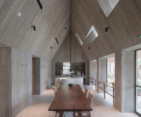 Jisifang Boutique & Woven Moonlight 