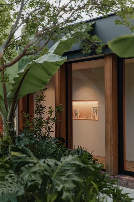 Dawn Enclosure