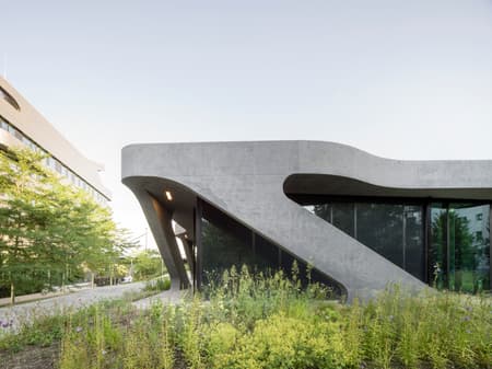 FOM University Pavilion