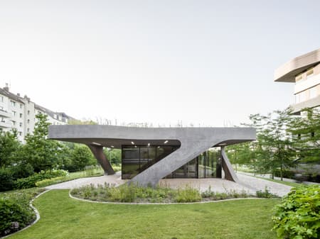 FOM University Pavilion