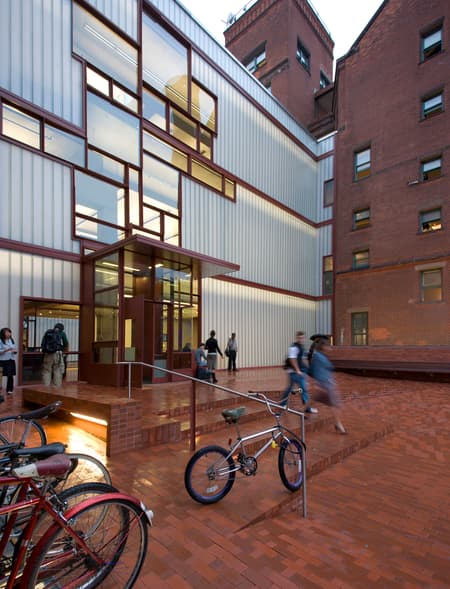 Pratt Institute, Higgins Hall Insertion