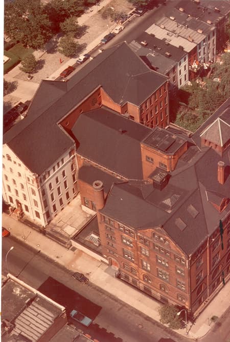 Pratt Institute, Higgins Hall Insertion